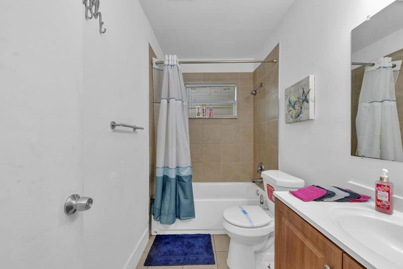 2 Bedroom House Minutes From Beach And Casino Db1 Дания-Бич Экстерьер фото