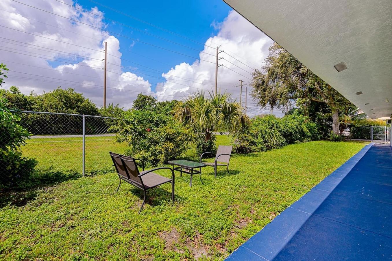 2 Bedroom House Minutes From Beach And Casino Db1 Дания-Бич Экстерьер фото